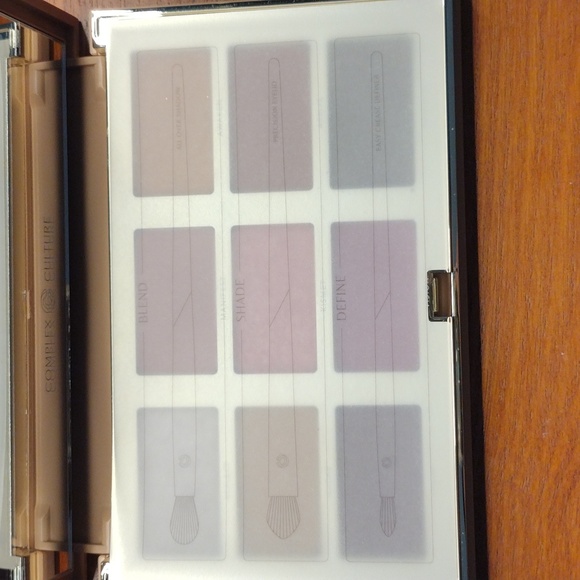 Complex Culture Future's So Bright Eyeshadow palette - Picture 2 of 3